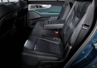 Подержанный автомобиль GAC GS8 2023 года (10 фото)