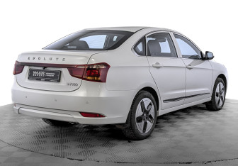 Подержанный автомобиль Evolute i-PRO 2025 года (5 фото)