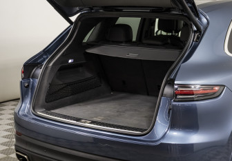 Подержанный автомобиль Porsche Cayenne 2018 года (30 фото)