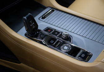 Подержанный автомобиль Lynk&Co 09 2022 года (19 фото)