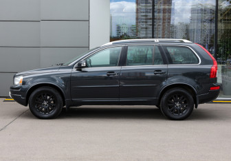 Подержанный автомобиль Volvo XC90 2013 года (8 фото)