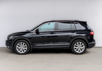 Подержанный автомобиль Volkswagen Tiguan 2018 года (8 фото)