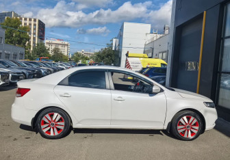 Подержанный автомобиль Kia Cerato Sedan 2012 года (4 фото)
