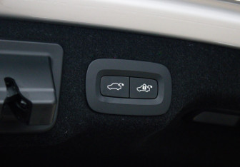 Подержанный автомобиль Volvo S90 2020 года (25 фото)