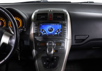 Подержанный автомобиль Toyota Auris Hatchback 2007 года (14 фото)