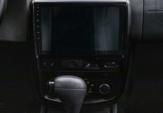 Подержанный автомобиль Nissan Terrano 2014 года (14 фото)