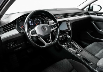 Подержанный автомобиль Volkswagen Passat Wagon 2019 года (9 фото)
