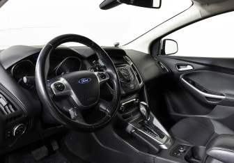 Подержанный автомобиль Ford Focus Hatchback 2014 года (11 фото)