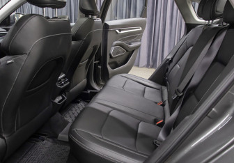 Подержанный автомобиль Geely Emgrand 2024 года (11 фото)