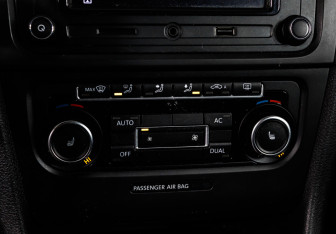 Подержанный автомобиль Volkswagen Golf Hatchback 2011 года (13 фото)