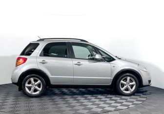 Подержанный автомобиль Suzuki SX4 Hatchback 2009 года (4 фото)