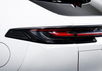 Подержанный автомобиль Changan UNI-K 2022 года (17 фото)