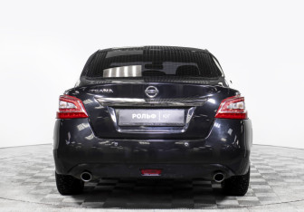 Подержанный автомобиль Nissan Teana 2014 года (6 фото)