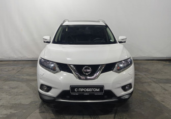 Подержанный автомобиль Nissan X-Trail 2015 года (2 фото)