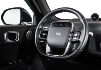 Подержанный автомобиль LiXiang L7 2023 года (17 фото)