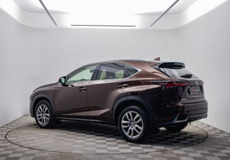 Подержанный автомобиль Lexus NX 2018 года (7 фото)