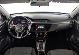 Подержанный автомобиль Kia Rio Hatchback 2021 года (12 фото)