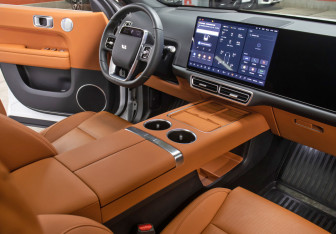 Подержанный автомобиль LiXiang L6 2025 года (11 фото)