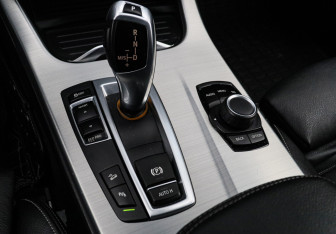 Подержанный автомобиль BMW X3 2017 года (19 фото)