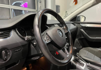 Подержанный автомобиль Skoda Octavia Liftback 2017 года (10 фото)