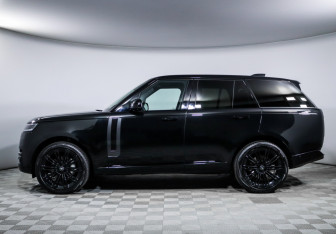 Подержанный автомобиль Land Rover Range Rover 2023 года (8 фото)