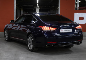 Подержанный автомобиль Genesis G80 2017 года (7 фото)