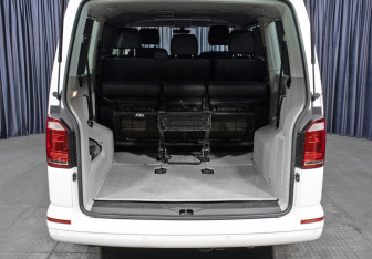 Подержанный автомобиль Volkswagen Caravelle 2019 года (10 фото)