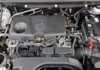 Подержанный автомобиль Toyota RAV4 2021 года (9 фото)