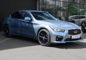 Подержанный автомобиль Infiniti Q50 2014 года (3 фото)