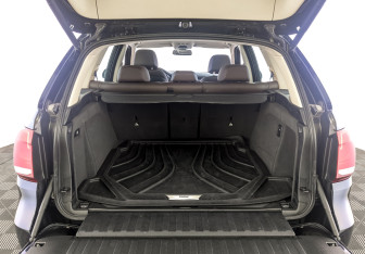 Подержанный автомобиль BMW X5 2018 года (10 фото)