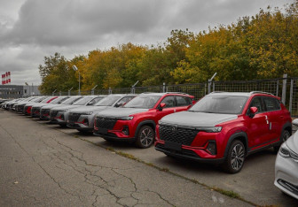 Подержанный автомобиль BMW X1 2011 года (25 фото)