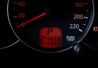 Подержанный автомобиль Mitsubishi Pajero Sport 2012 года (11 фото)