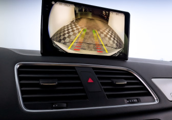 Подержанный автомобиль Audi Q3 2015 года (26 фото)