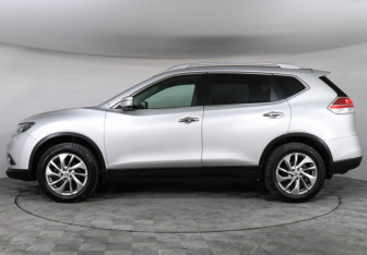Подержанный автомобиль Nissan X-Trail 2018 года (7 фото)
