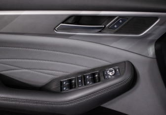 Подержанный автомобиль Haval F7x 2023 года (17 фото)