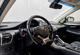 Подержанный автомобиль Lexus NX 2016 года (16 фото)