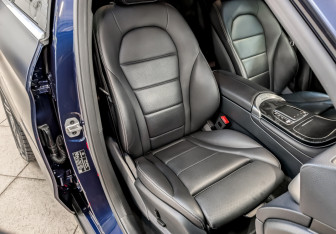 Подержанный автомобиль Mercedes-Benz GLC Coupe 2021 года (23 фото)