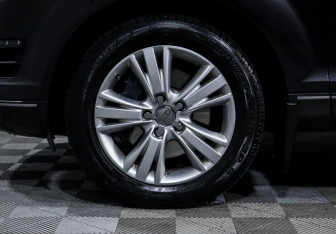 Подержанный автомобиль Audi Q7 2012 года (15 фото)