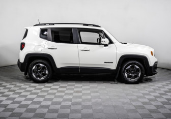Подержанный автомобиль Jeep Renegade 2018 года (4 фото)