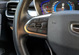 Подержанный автомобиль Geely Coolray 2022 года (26 фото)