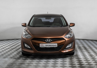 Подержанный автомобиль Hyundai i30 Hatchback 2012 года (2 фото)