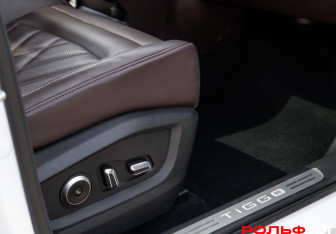 Подержанный автомобиль Chery Tiggo 8 Pro Max 2023 года (14 фото)