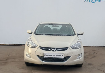 Подержанный автомобиль Hyundai Elantra Sedan 2012 года (2 фото)