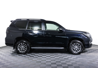 Подержанный автомобиль Toyota Land Cruiser Prado 2019 года (4 фото)