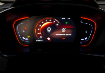 Подержанный автомобиль Geely Coolray 2022 года (13 фото)