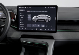 Подержанный автомобиль Zeekr 001 2023 года (13 фото)