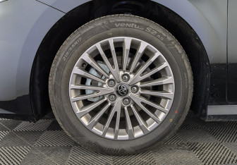 Новый Toyota Camry Sedan 2024 (7 фото)