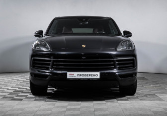 Подержанный автомобиль Porsche Cayenne 2019 года (2 фото)