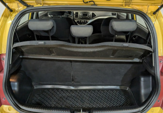 Подержанный автомобиль Kia Picanto 2011 года (9 фото)