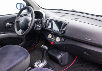 Подержанный автомобиль Nissan Micra Hatchback 2004 года (10 фото)